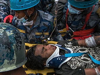 Teen rescued 5 days after quak...